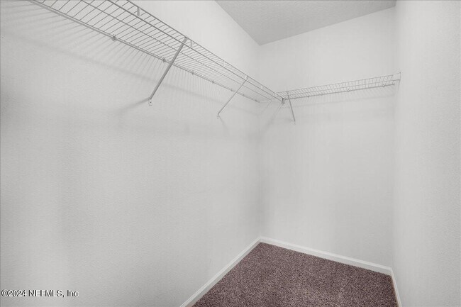 Building Photo - 2165 Pebble Point Dr