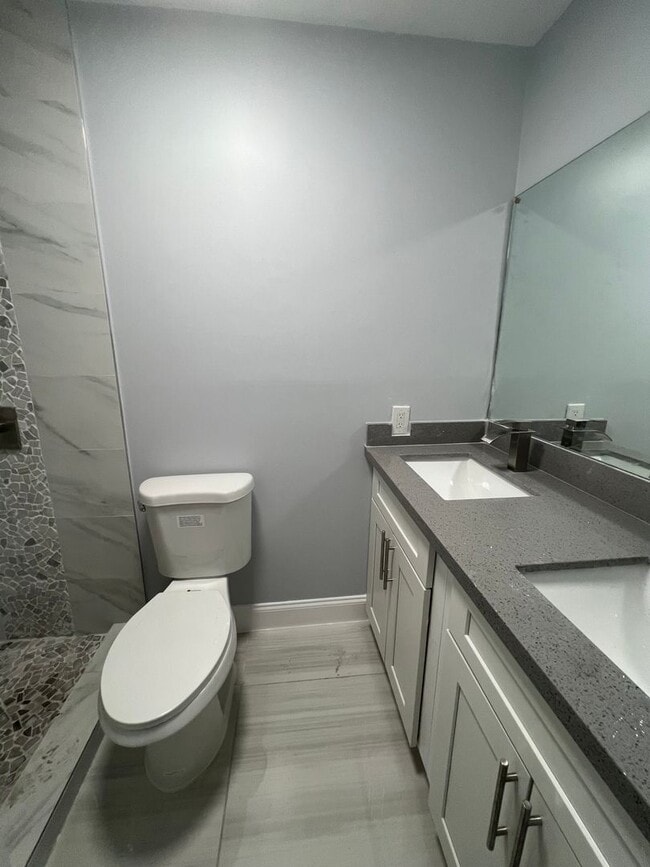 Building Photo - Corner Townehome 3Bed /2Bath