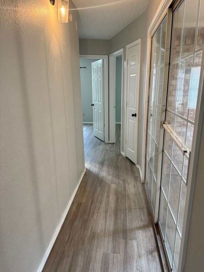 Building Photo - 5556 93rd St