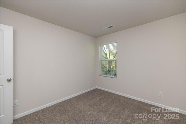 Building Photo - 146 S Bell Ave
