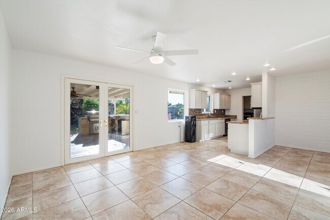 Building Photo - 2548 N 68th Pl