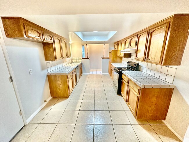 Building Photo - 3/2 Near Woodward Park