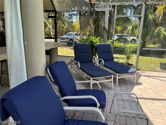 Building Photo - 1156 Oakes Blvd