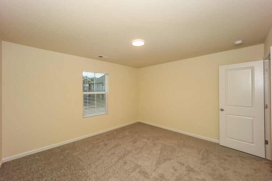 Building Photo - 372 Hamilton Pointe Dr