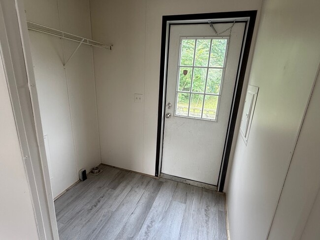 Building Photo - 241 E Birdsall Dr