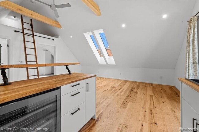 Building Photo - 284 Eliot St