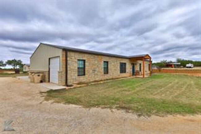 Building Photo - 1468 Bettis St