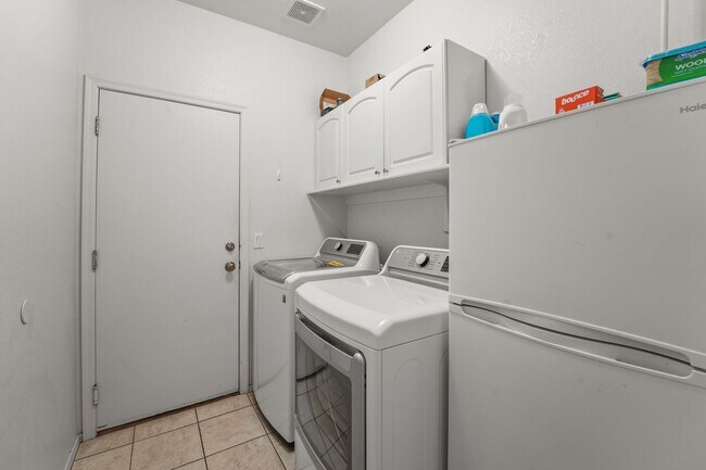 Building Photo - Your Goodyear Retreat Awaits – Updated 4BR...