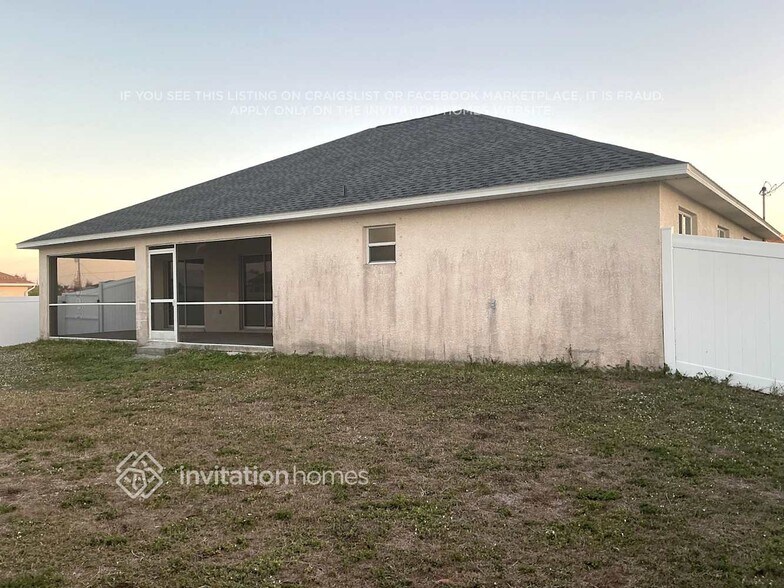 Building Photo - 1917 SW 3rd St