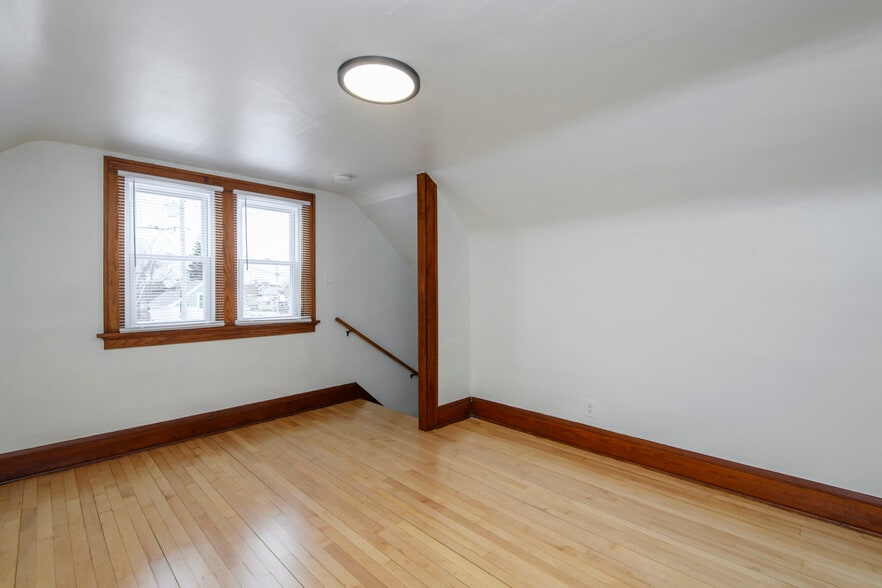 Building Photo - 3472 S 15th Pl