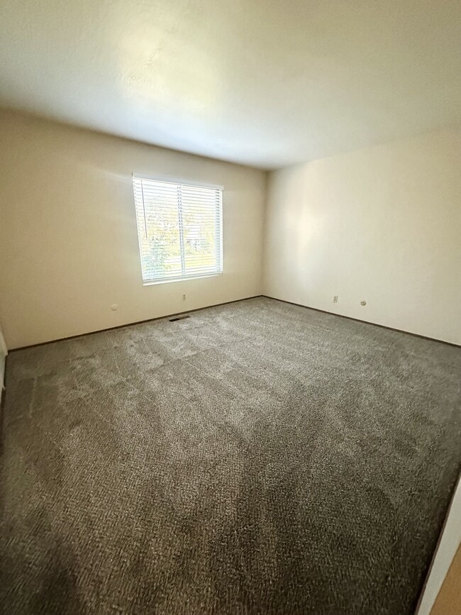 Building Photo - 3540 Northwood Dr.