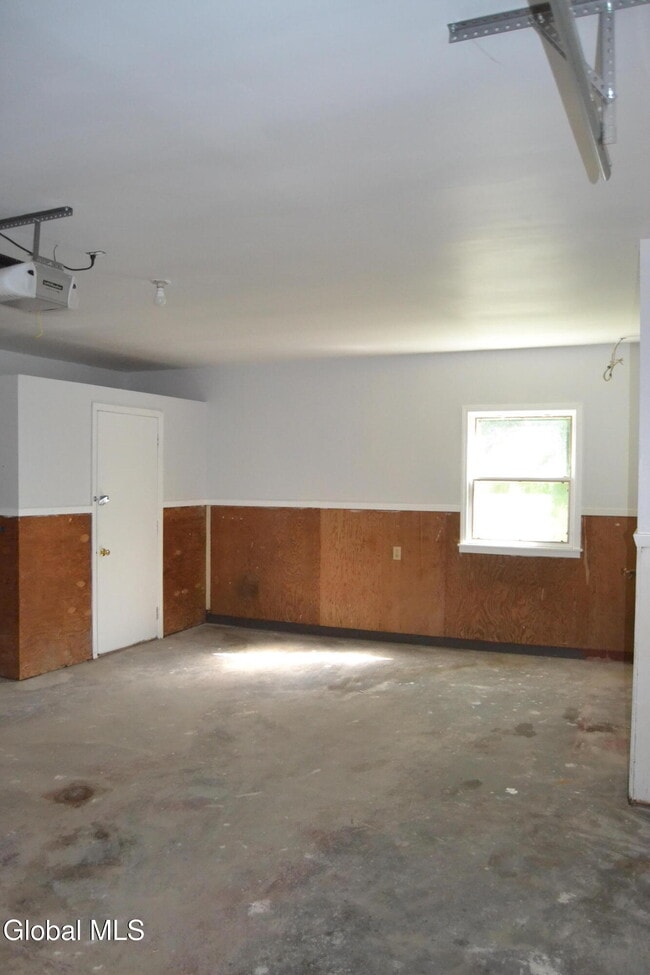 Building Photo - 7 Erics Ln