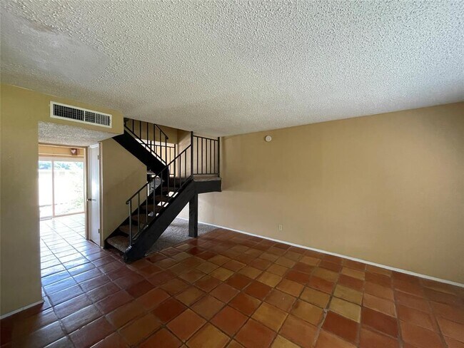 Building Photo - 9611 Blue Creek Ln