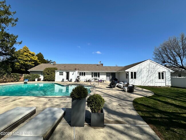 Building Photo - 330 Highland Ave