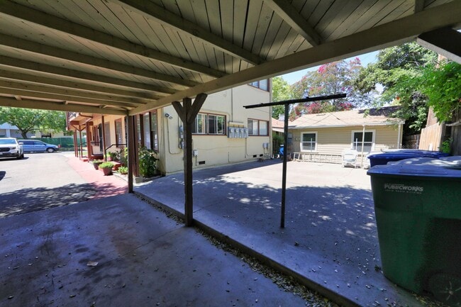 Building Photo - 4225 V St