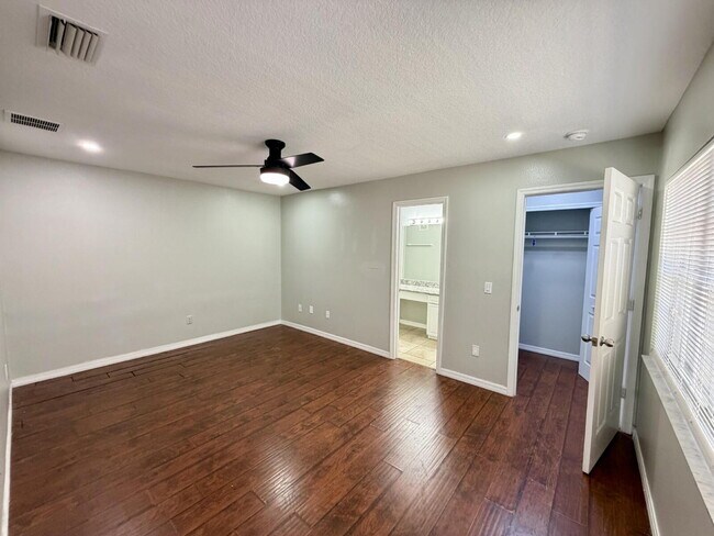 Building Photo - Cozy 1-Bedroom in Davenport – Utilities Included | $1,100/mo