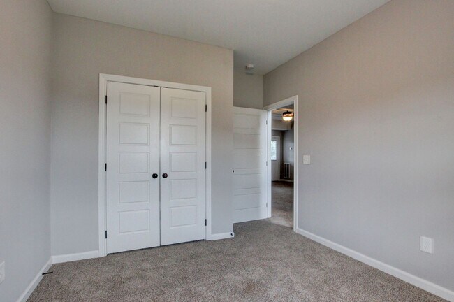 Building Photo - 1092 Barnhill Rd