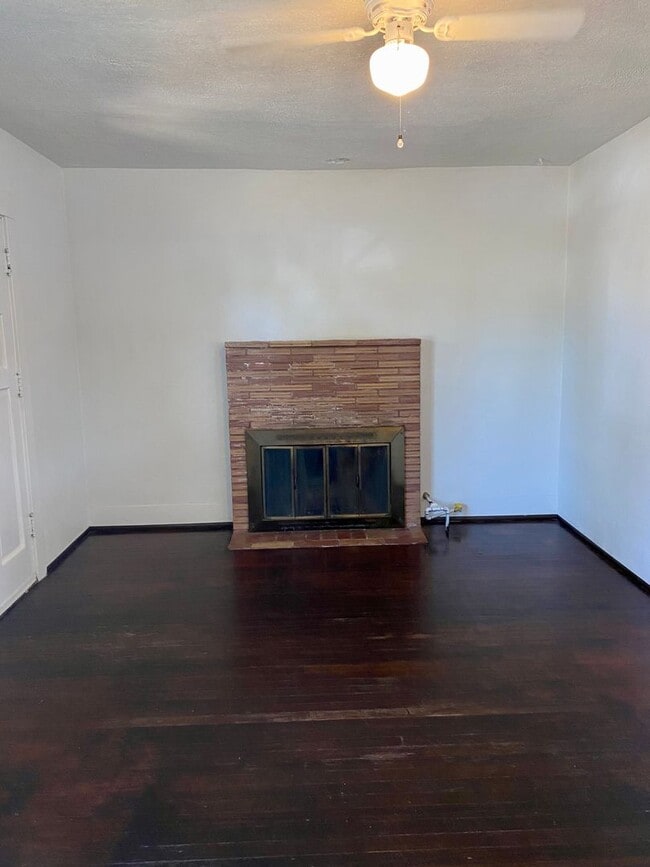 Building Photo - 7 minutes to Sky Lakes Medical Center and ...