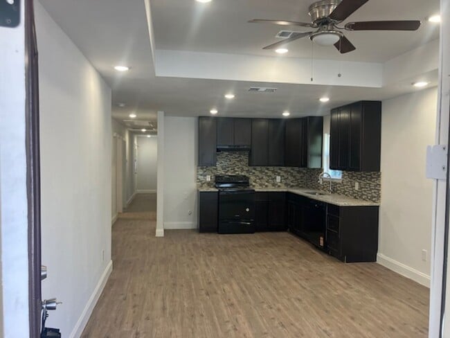 Building Photo - 128 Woodland Trail