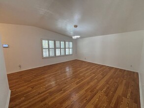 Building Photo - 1225 N Alessandro St