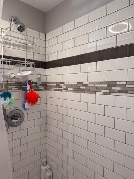 Building Photo - 286 Glenwood Ave