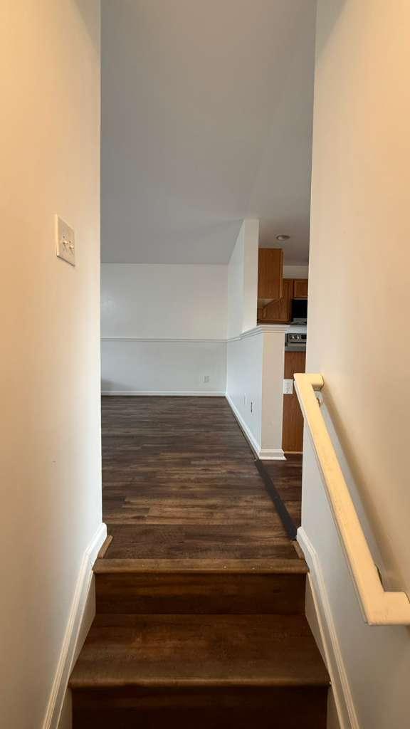 Building Photo - 1029 Aztec Dr