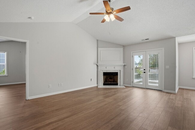 Building Photo - RANCH HOME with 3 bedrooms and 2 baths-CONVENIENT LOCATION