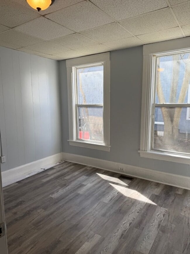 Building Photo - 201 Auburn St