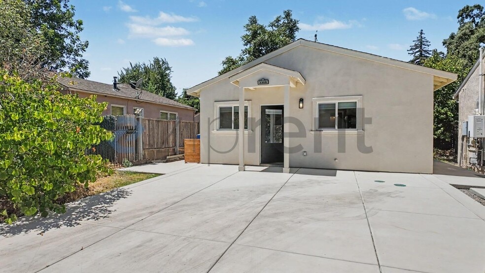 Building Photo - Unit ADU