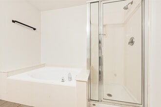 Building Photo - 146 S Walden Elms Cir