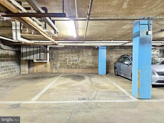 Building Photo - 1280 21st St NW