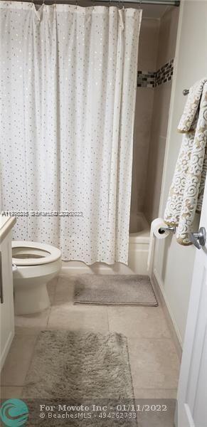 Building Photo - 301 NE 14th Ave