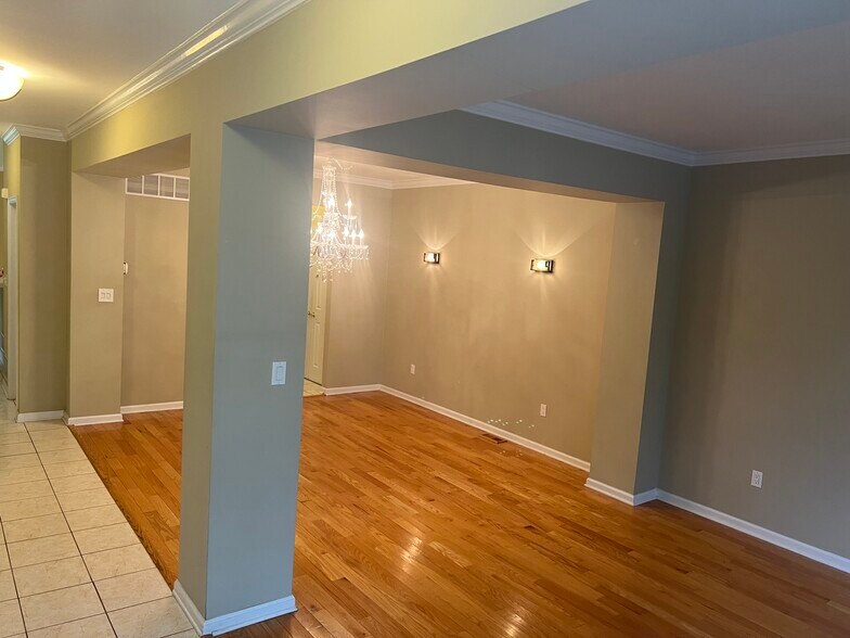 Building Photo - 75 Spring Hill Cir