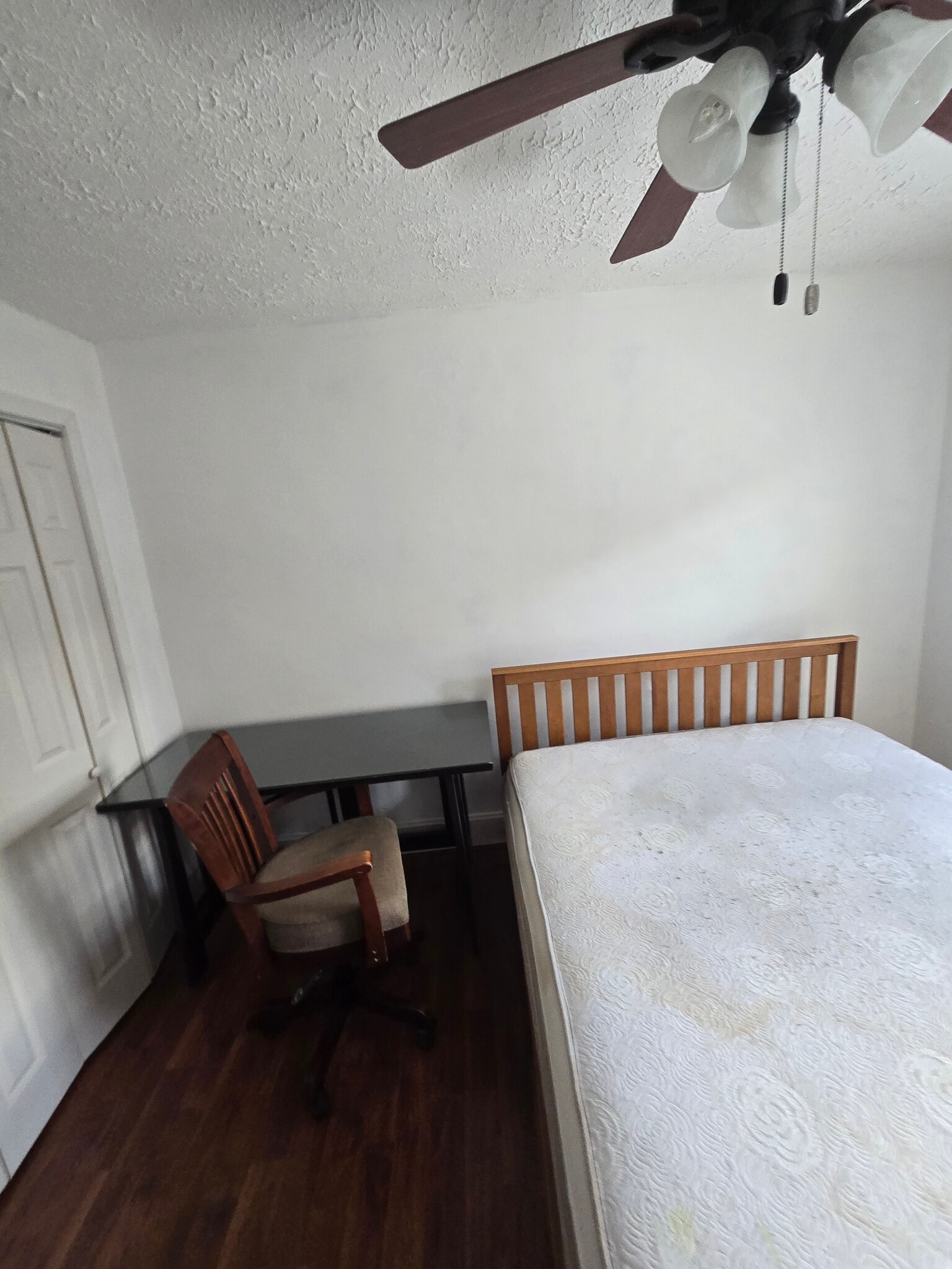 Every new tenant must bring own mattress - 719 E Gibson St