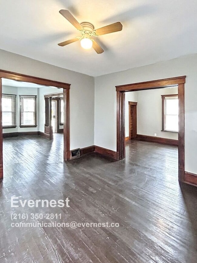 Building Photo - Charming 2-Bedroom Home with Convenient Lo...