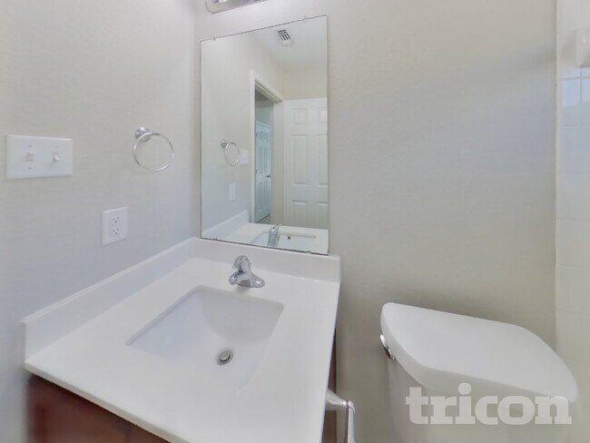 Building Photo - 347 Foster Ln