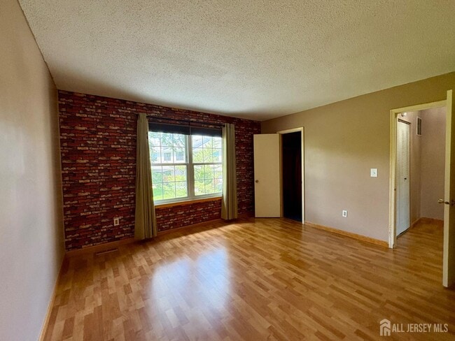 Building Photo - 286 Bromley Pl