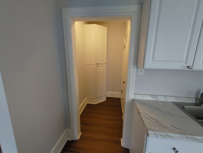 Kitchen - 2029 Walnut St