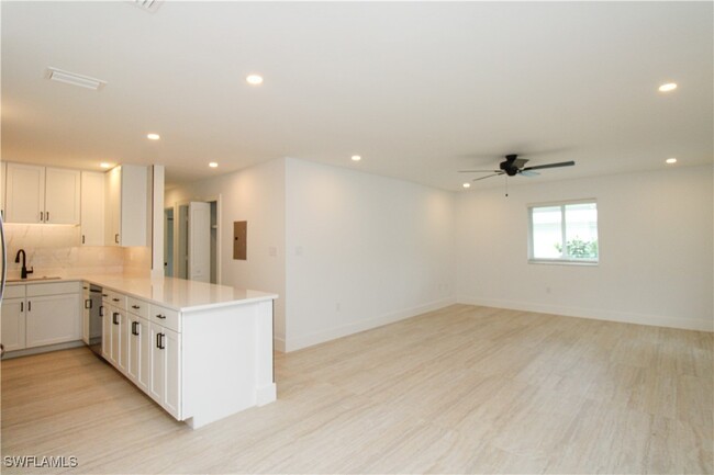 Building Photo - 1435 Curlew Ave