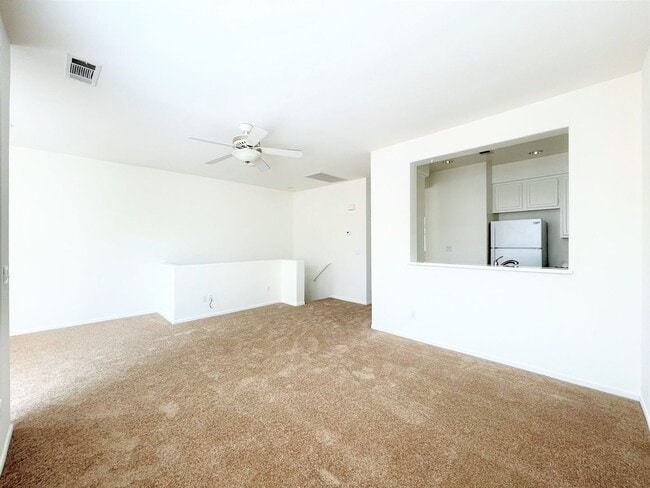 Building Photo - Beautiful Townhome in Rancho Carrillo!