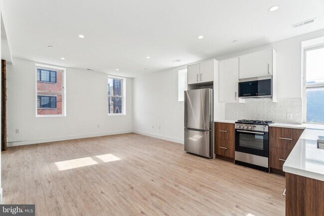 Building Photo - 1254 S 18th St