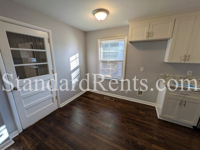 Building Photo - 129 Long Dr SW