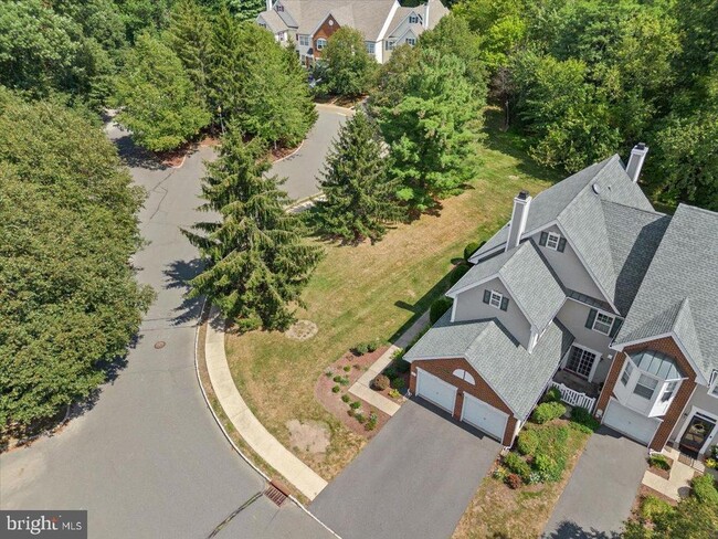 Building Photo - 614 Bollen Ct