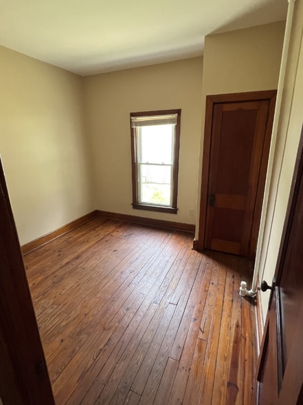 Building Photo - 401 3rd St