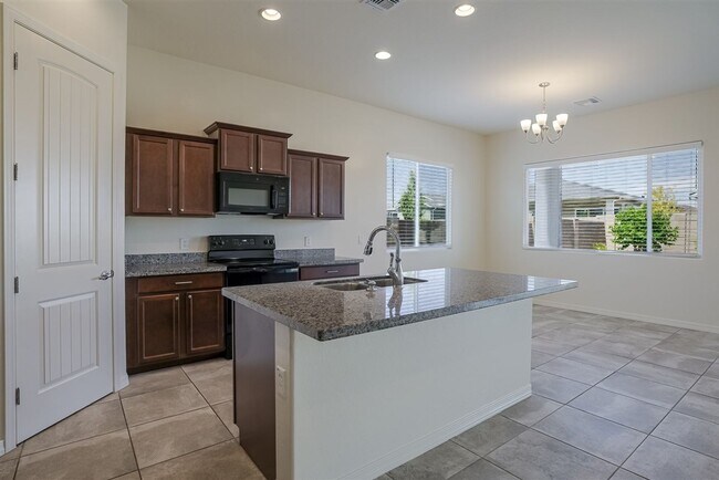 Building Photo - 6832 Gables Trl