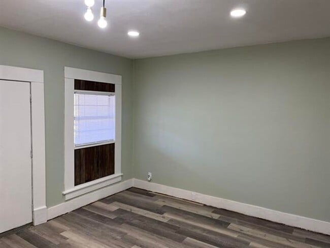 Building Photo - Questions pleas contact Joshua LaFever 501...