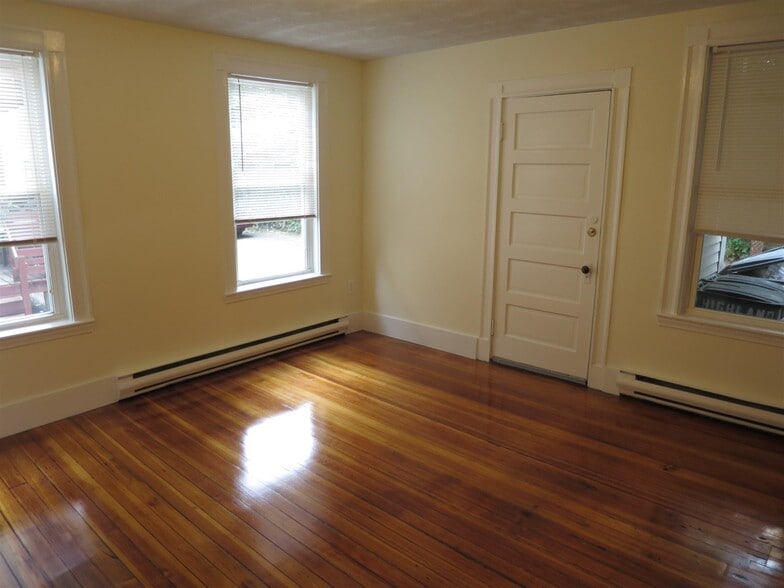 Building Photo - 14 Garrison Ave