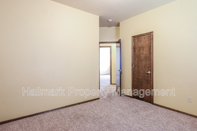 Building Photo - 1726 W Palm Pl