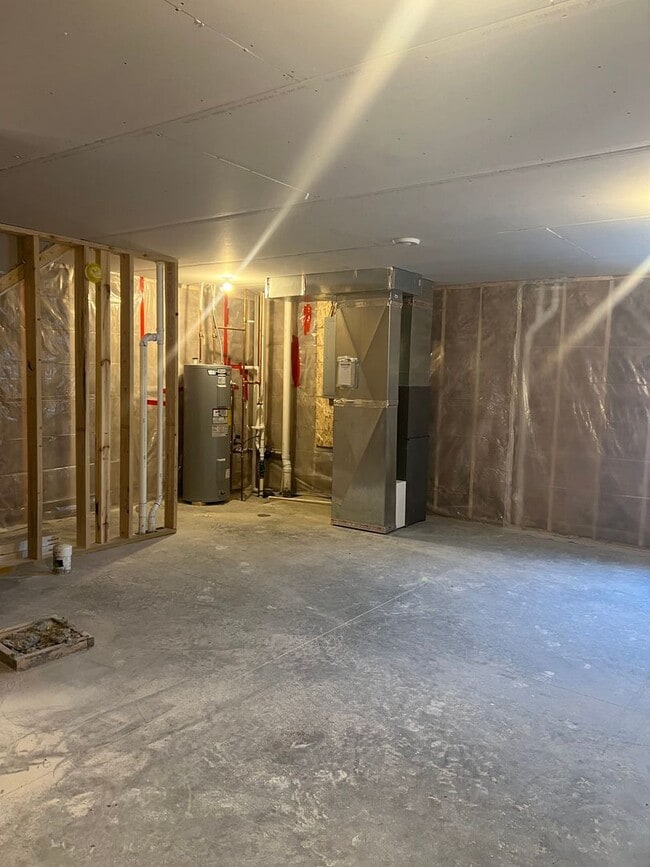 Building Photo - 3 Bed 2.5 Bath Single Family Home