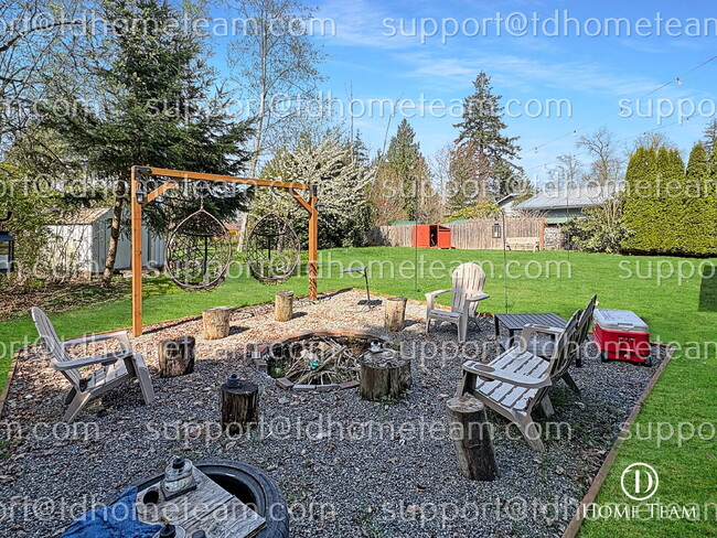 Building Photo - "Charming Lynnwood Home with Finished Base...
